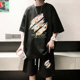 黑色