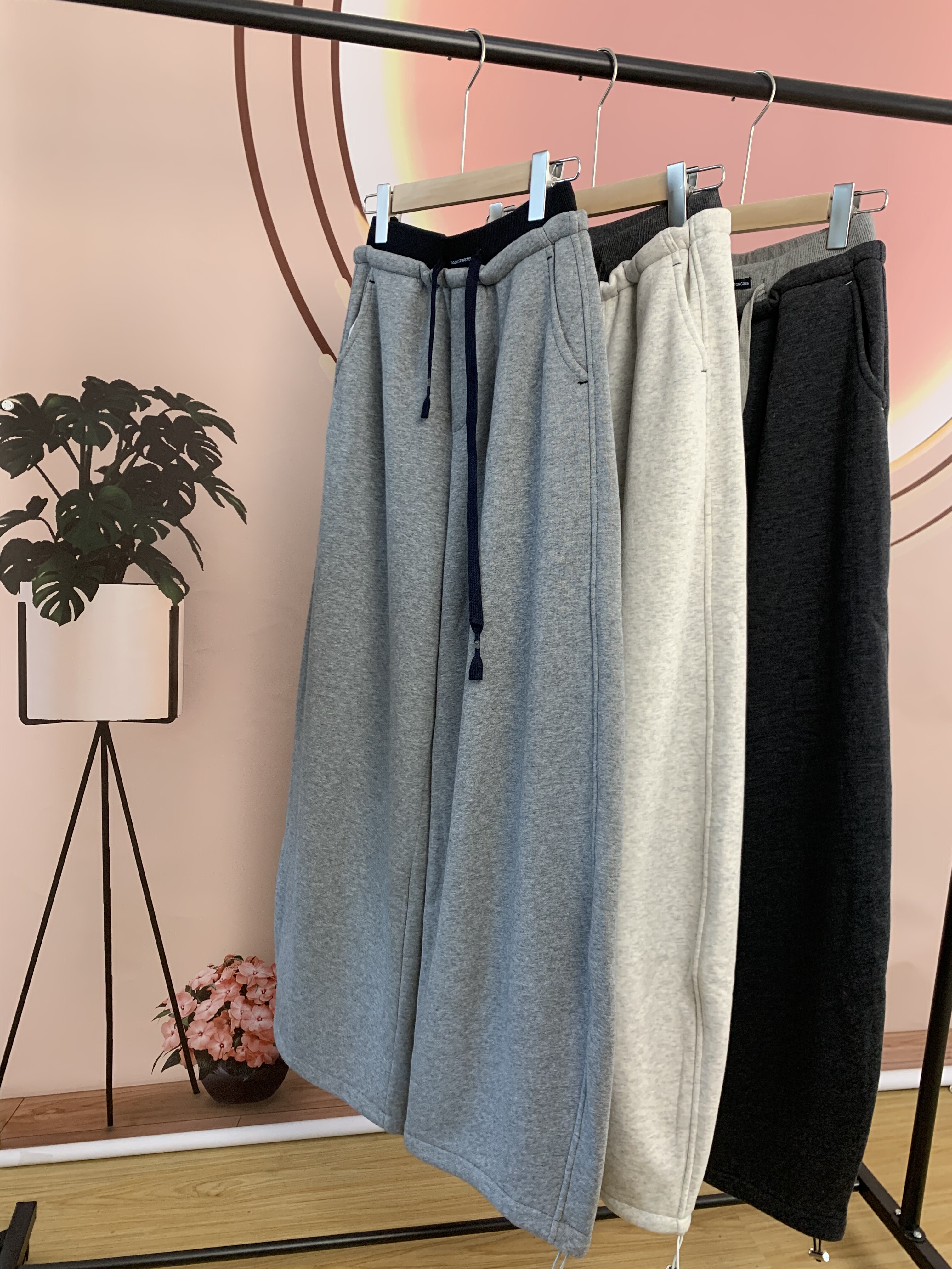 休闲裤2025春季新拼接撞色抽绳时尚百搭直筒阔腿卫裤,女装/女士精品,卫裤,淘宝优惠券,粉丝福利购,淘宝优惠卷