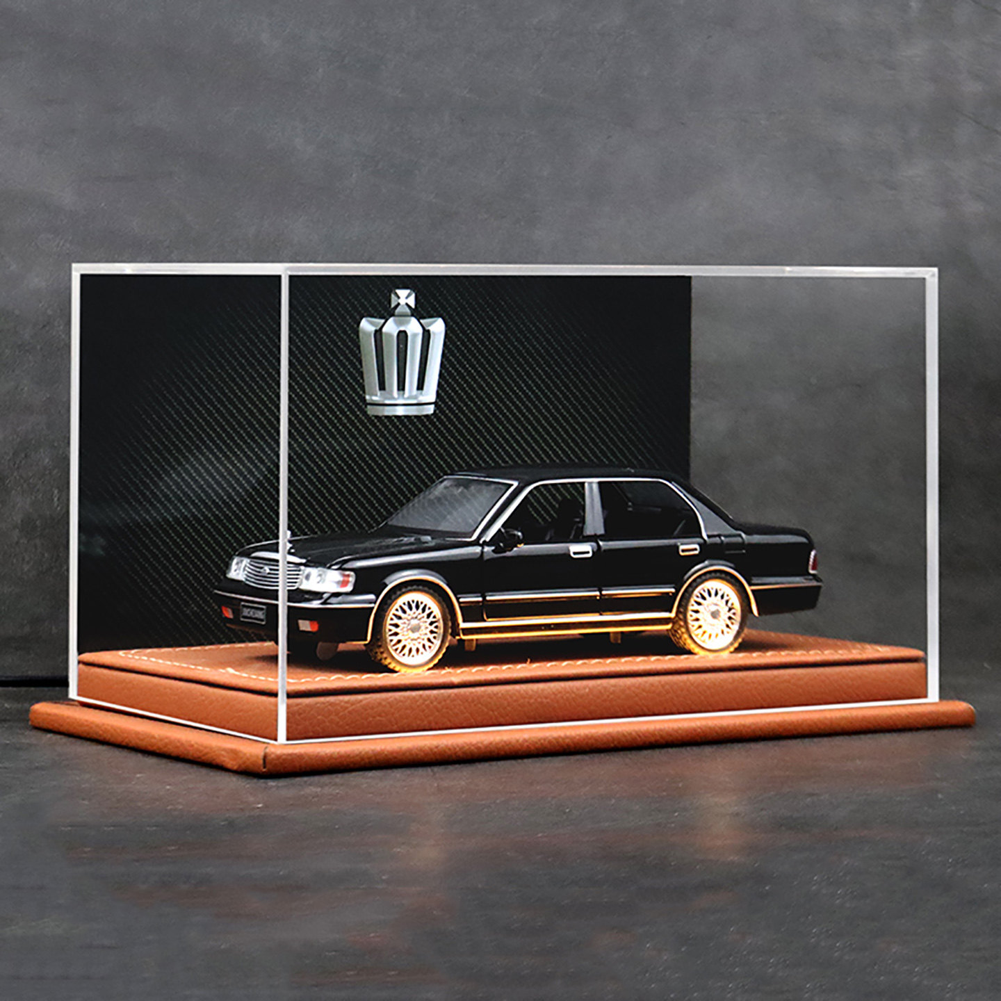 1:32丰田金典款九代皇冠133汽车合金模型灯光收藏摆件送领导礼物