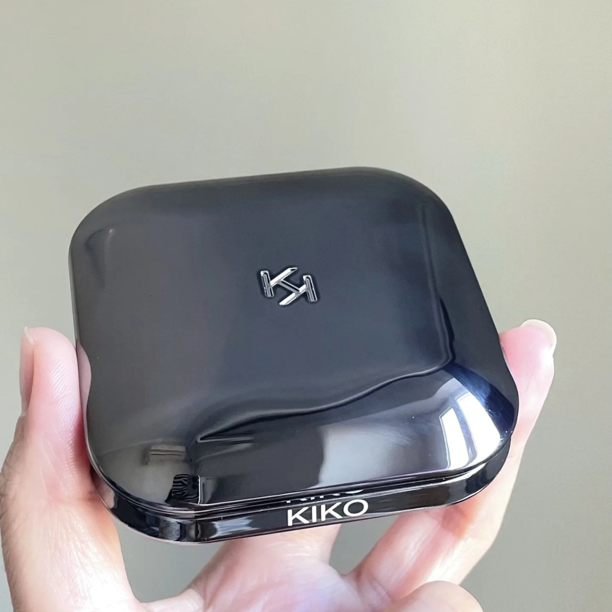 KIKO定妆粉饼持久控油哑光
