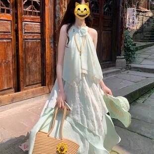 薄荷绿不规则无袖连衣裙女款夏季度假风设计感小众蕾丝挂脖长裙子