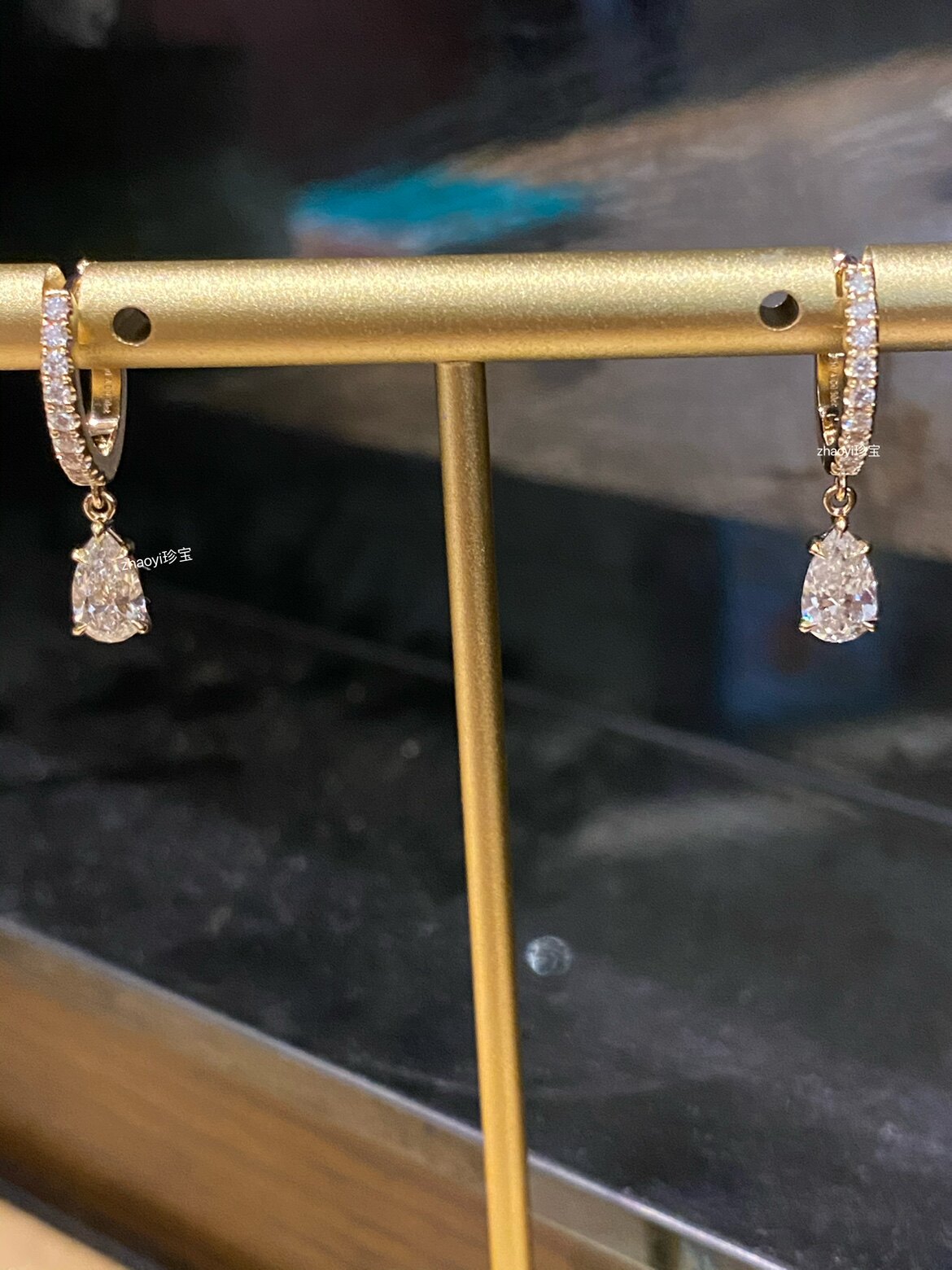18k金 单颗.50ct 水滴形钻石耳坠 GIA证书 定金