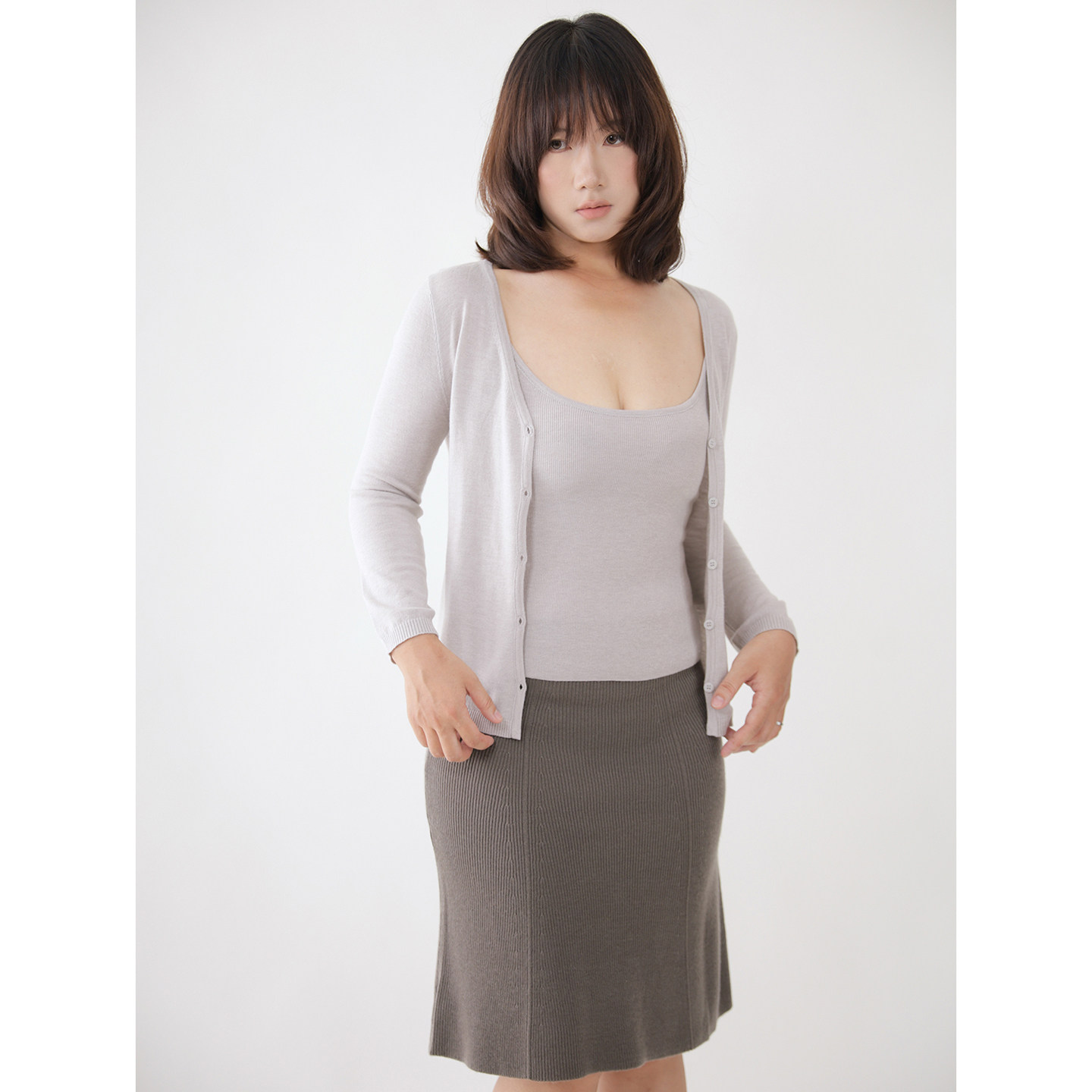 ohmyloli 复古格蕾低饱和高智感穿搭长袖针织开衫半裙吊带三件套
