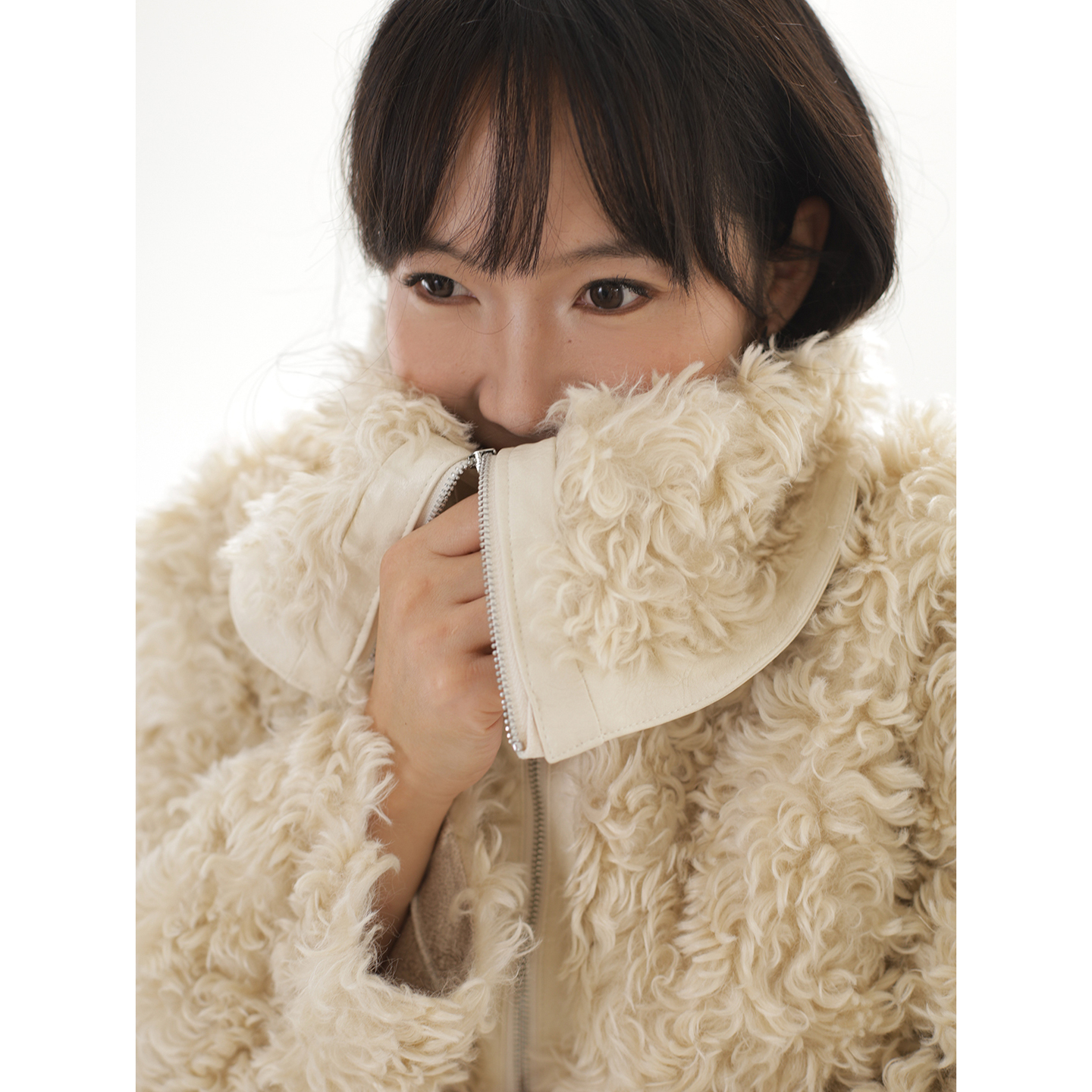 ohmyloli 大翻领奶油白卷卷毛一体复合麂皮绒抽绳收口环保皮草