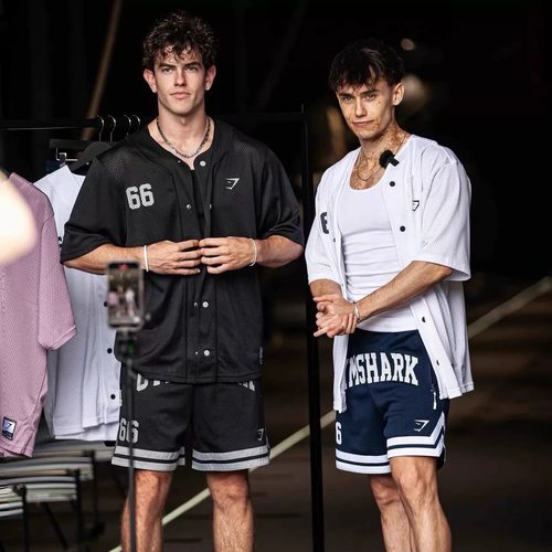 现货Gymshark字母标66男女美式风运动休闲宽松棒球开衫透气短袖