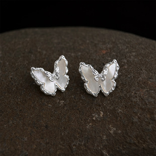 耳语象限极光天然贝母肌理感蝴蝶耳钉优雅轻奢高级感耳饰女