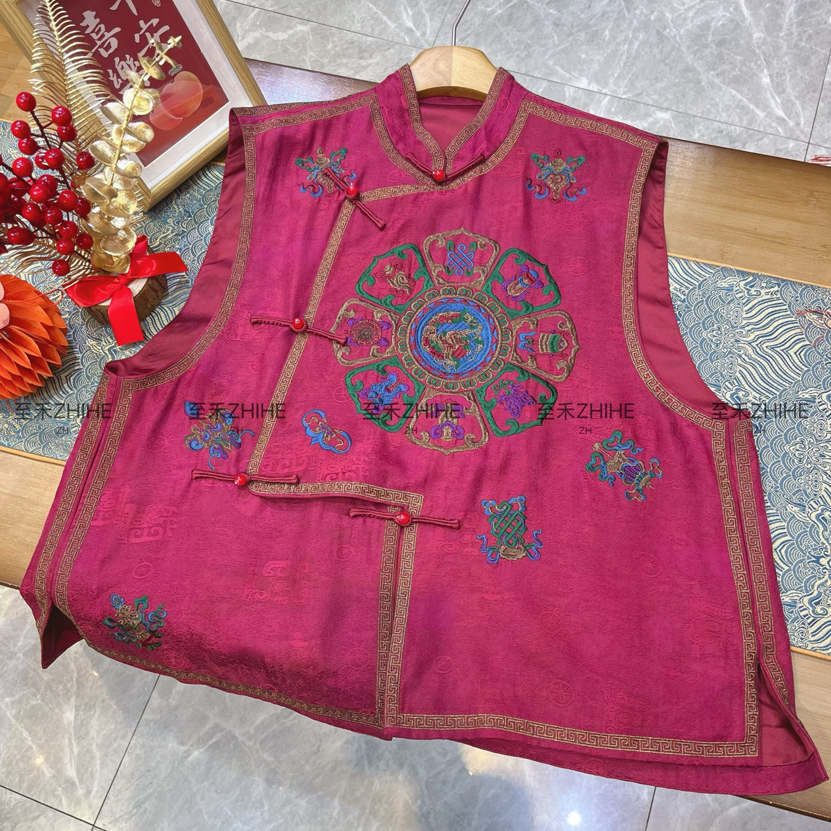 26年早春！极简大牌老钱新中式桑蚕丝香云纱重工刺绣马甲