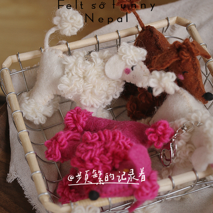 手工羊毛毡贵宾狗包包挂件