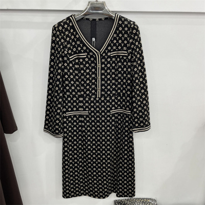 803专柜正品2022新款秋季女装V领长袖大码妈妈装打底显瘦连衣裙03