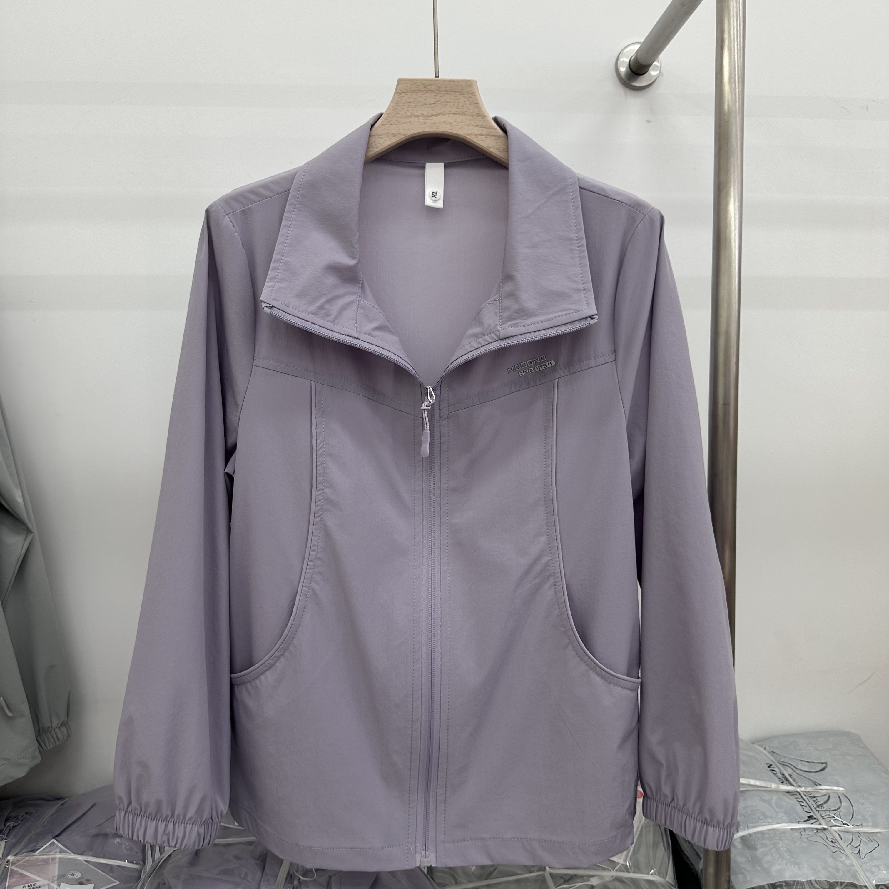 2620专柜正品新款春夏季女装翻领单层大码妈妈装打底防晒服外套AA