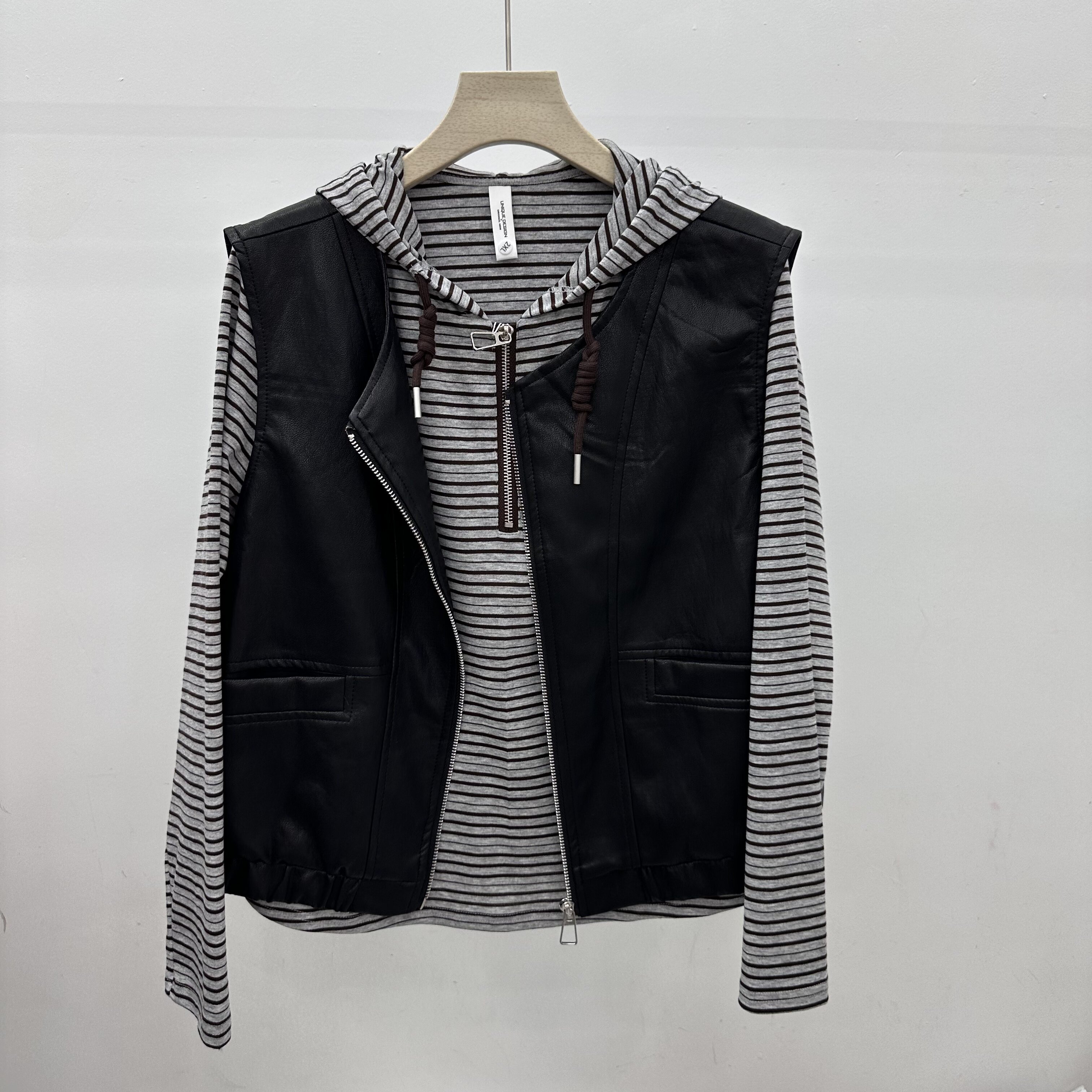 8819专柜正品新款秋季女装时尚皮马甲+长袖条纹上衣妈妈装两件套