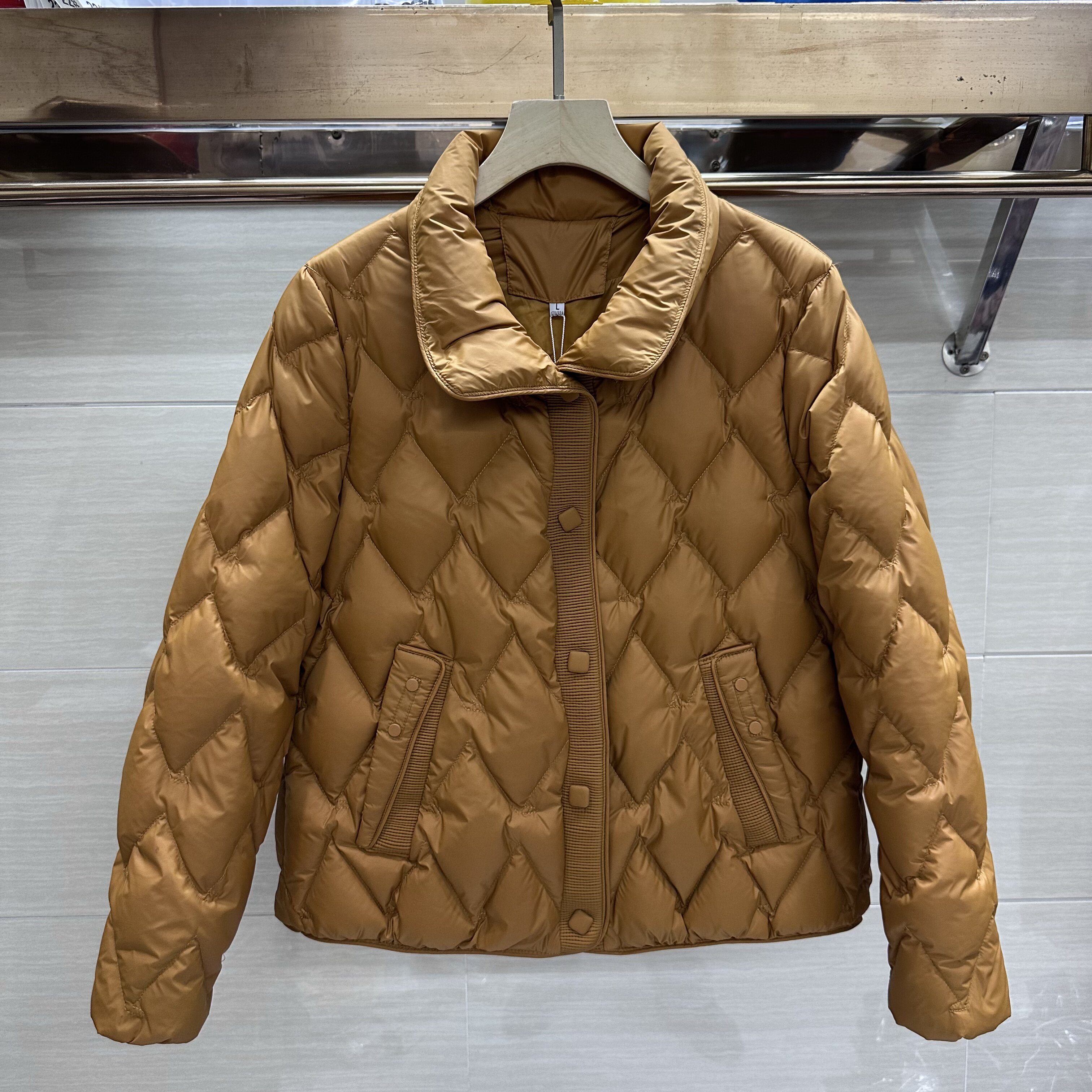 SXMR26-B19专柜正品新款冬季女装时尚立领短款白鸭绒保暖羽绒服19