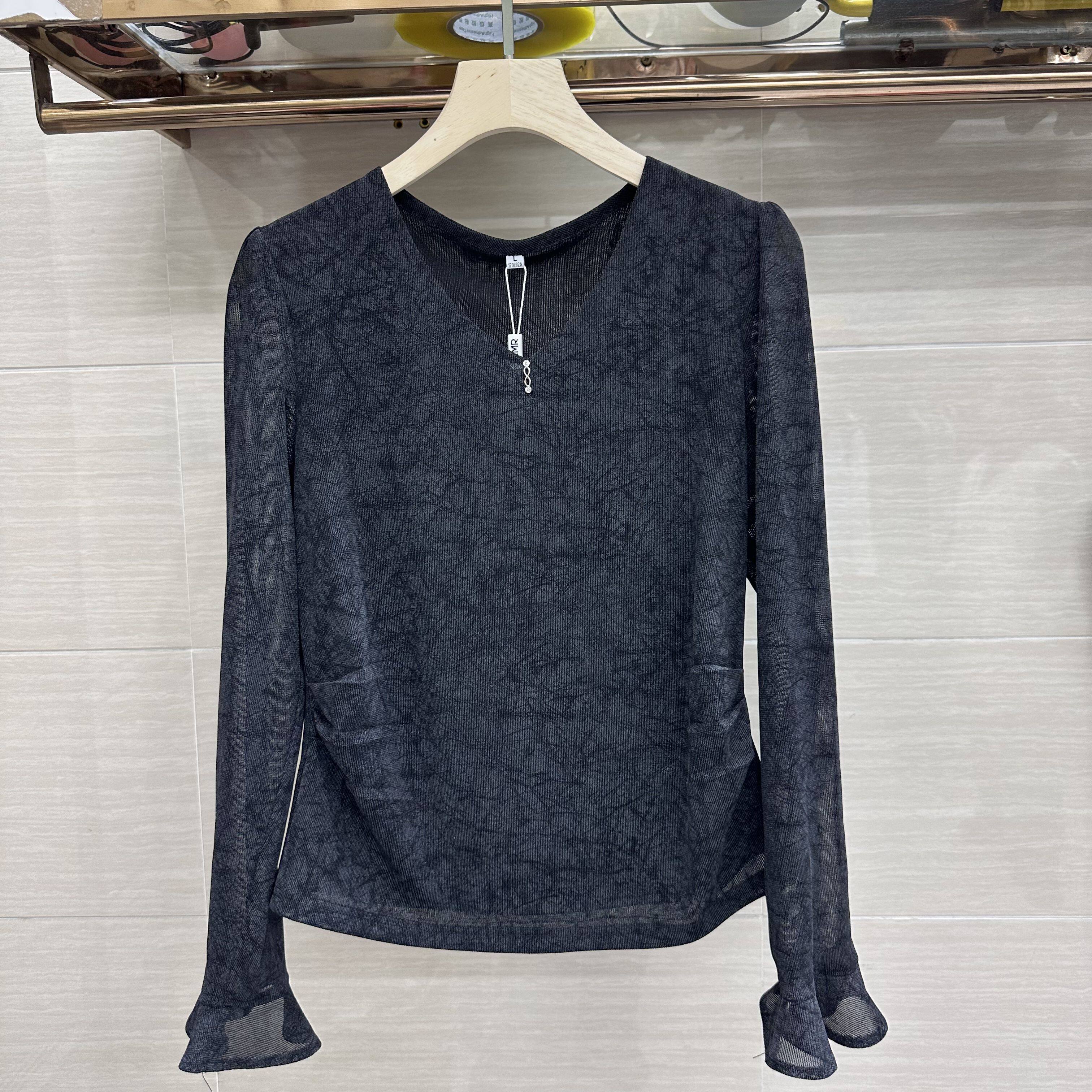 SXMR26-A03专柜正品新款春季女装时尚V领套头长袖打底衬衫上衣03