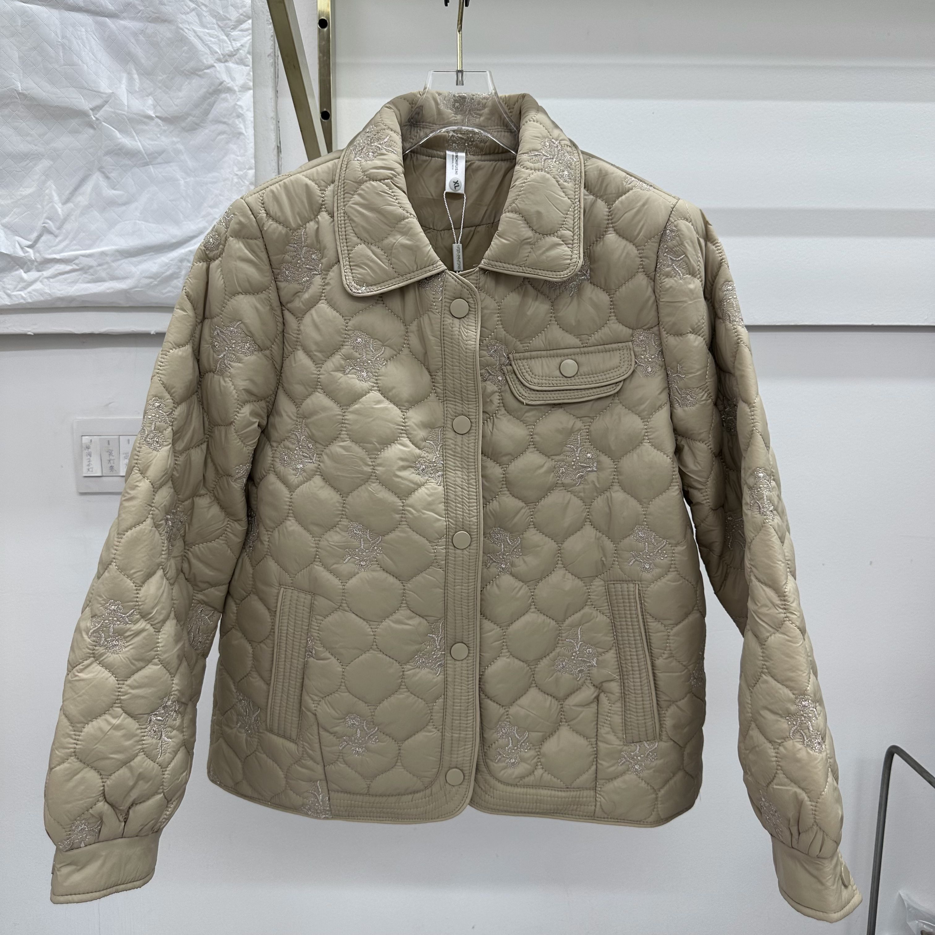 25-812专柜正品新款秋季女装时尚大码妈妈装打底二棉妈妈装短外套