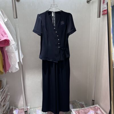 26A13专柜正品新款夏季女装时尚短袖V领上衣+裤子妈妈装两件套13