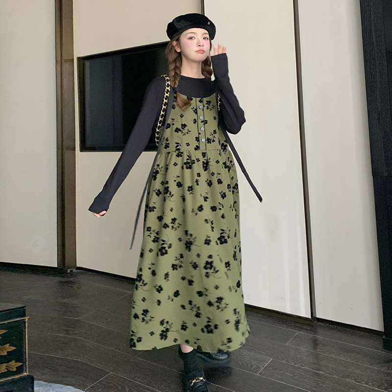 高级感碎花吊带连衣裙女2025春季新款今年流行宽松背带长裙,女装连衣裙,浙宝266