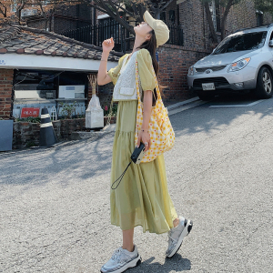 小清新绿色连衣裙女夏2025年新款蕾丝马甲配泡泡袖长裙假两件套装图片