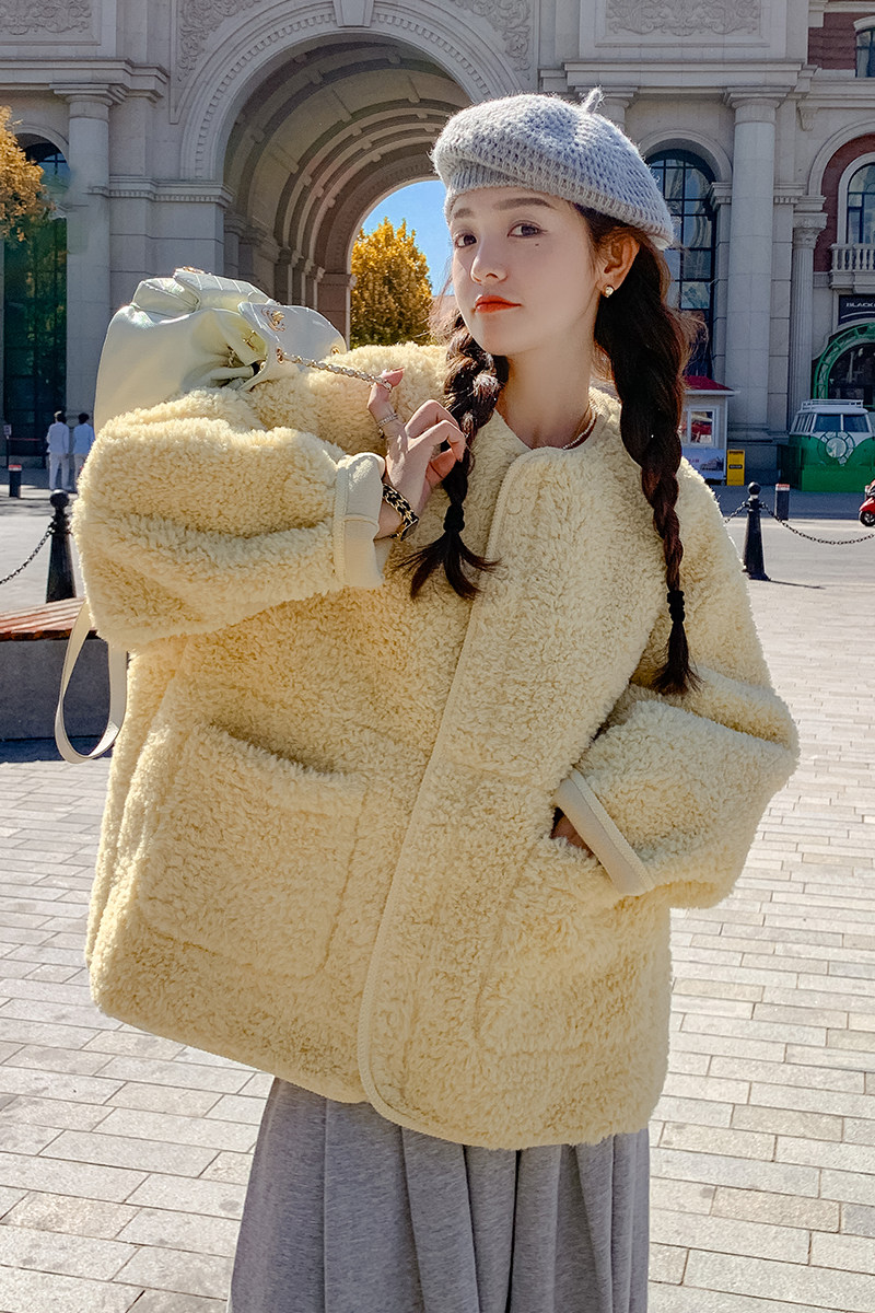 奶黄色加厚羊羔毛外套女秋冬2024新款韩系气质小个子皮毛一体棉衣,女装棉衣/棉服,浙宝266