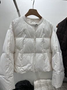 商场同款2025新款圆领缎面90白鹅绒羽绒服女短款面包服外套高级感