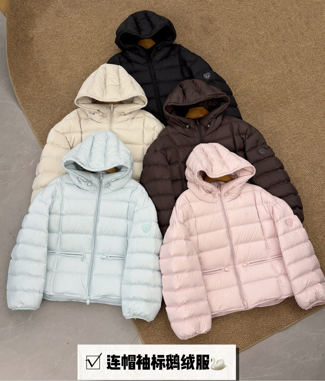 欧洲站2025新款冬季粉色连帽90白鹅绒羽绒服女短款加厚袖标外套