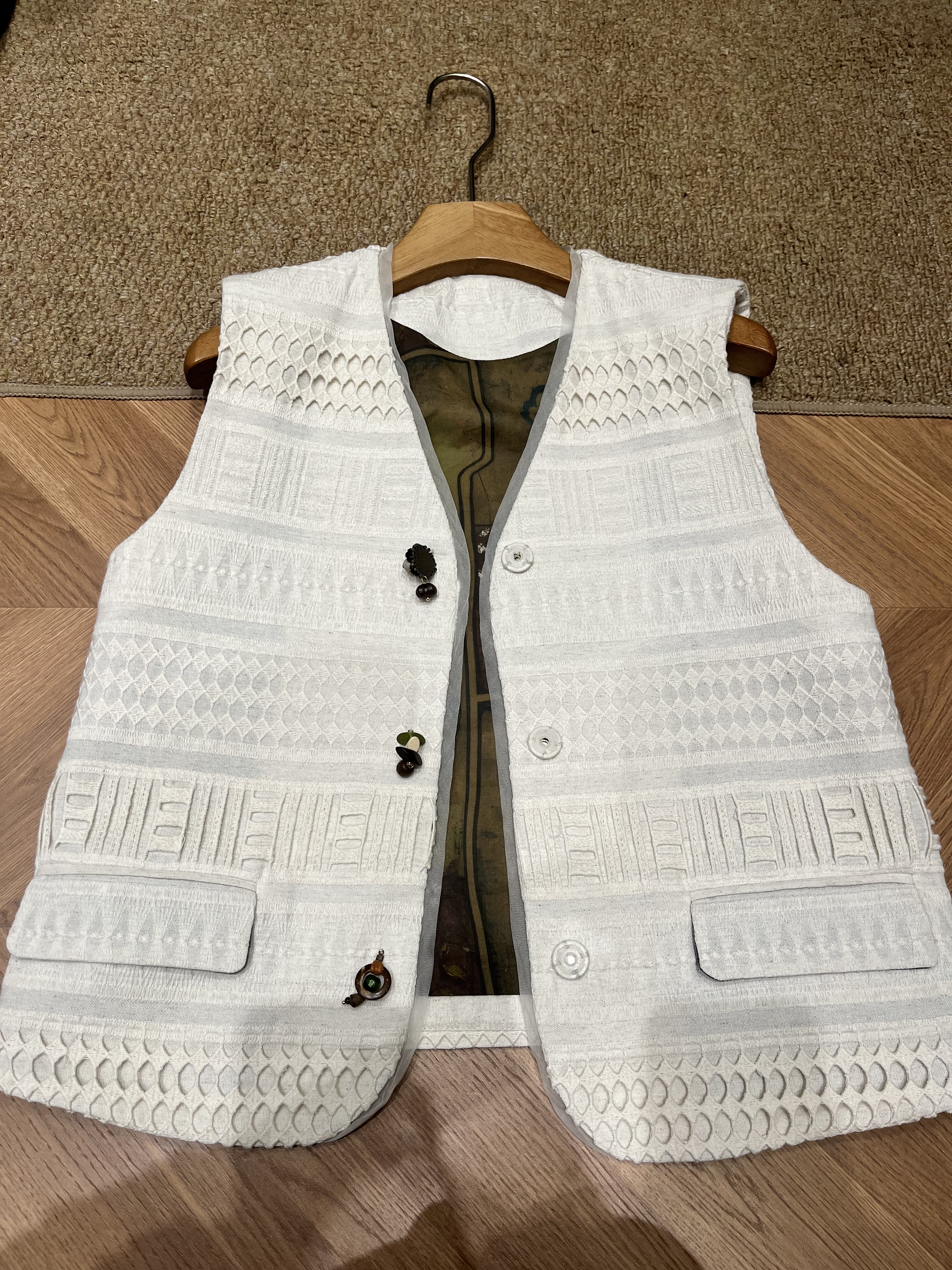 欧洲站欧货2026春季新款设计师款小众高级感镂空钩花蕾丝马甲背心