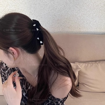 秋冬标配~精致丝绒香蕉夹发夹