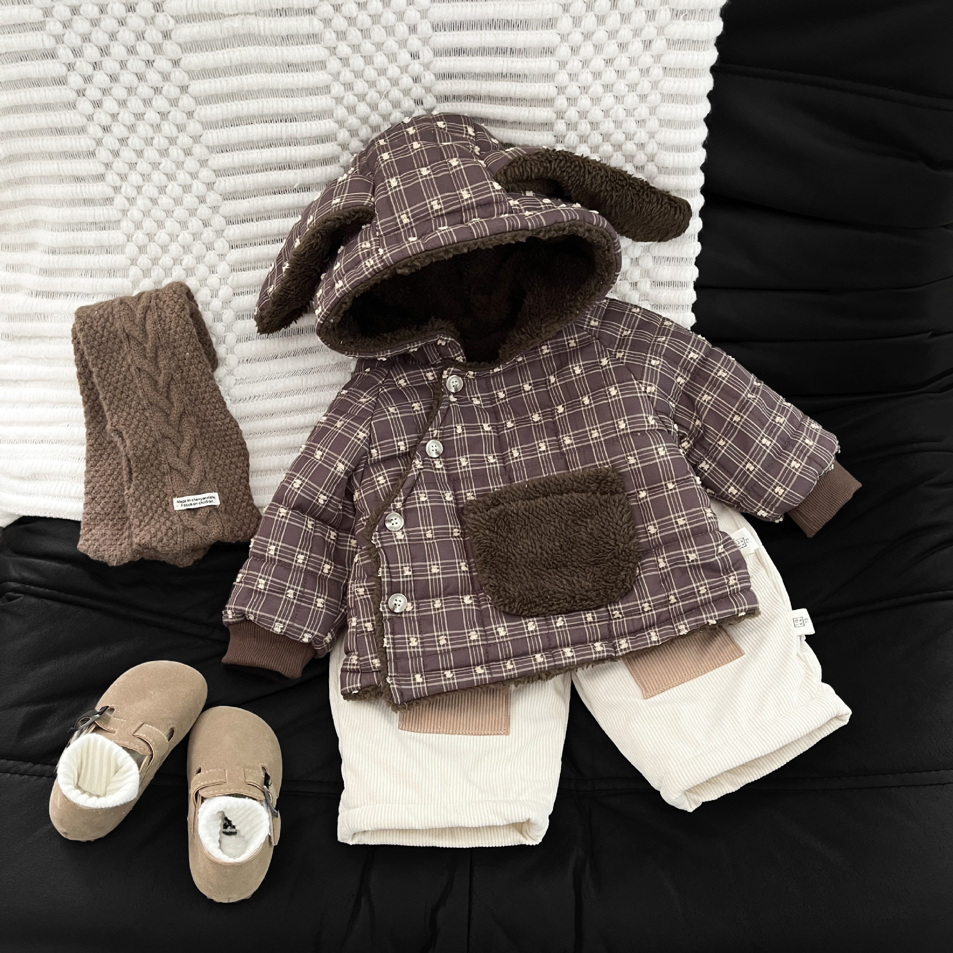 婴儿加绒灯芯绒裤冬季男宝宝时尚补丁加厚直筒裤小童百搭保暖长裤