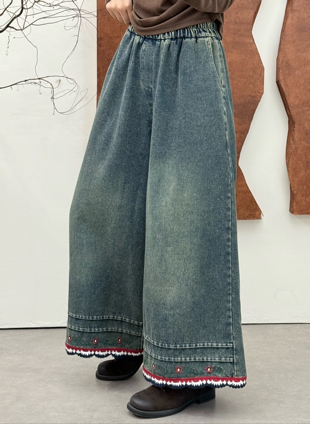 新款松紧腰宽松显瘦拉绒加厚绣花牛仔裤女0521