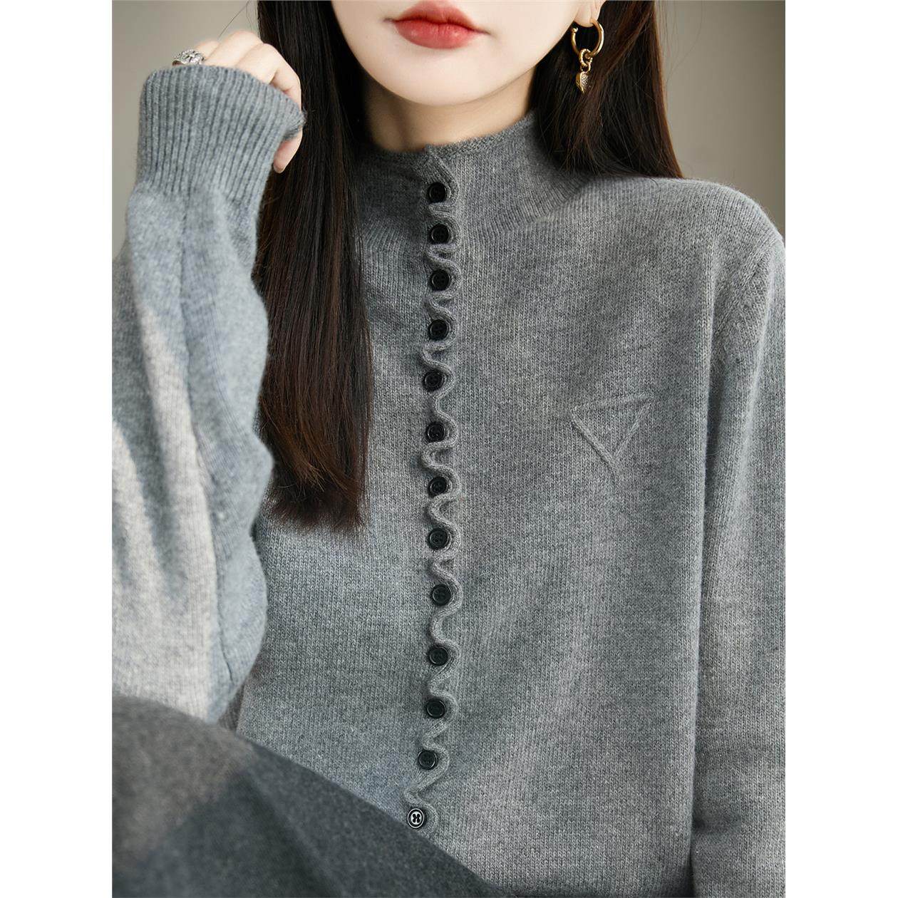 覆古花边纽扣半高领针织衫毛衣女25秋冬新款加厚洋气显瘦内搭上衣