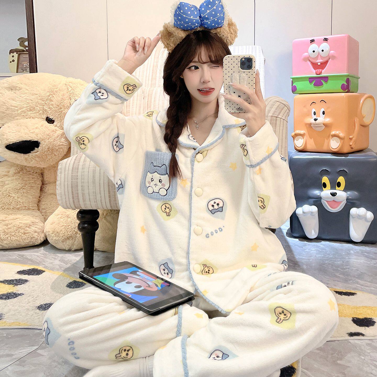 睡衣女款秋冬季珊瑚绒保暖卡通