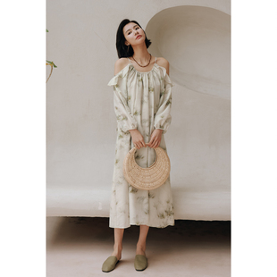 弥古露肩碎花连衣裙早春新款女长袖宽松雪纺吊带裙海边度假沙滩裙