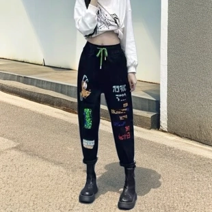 新款 女潮 夏天高级设计感复古松紧腰休闲牛仔九分裤 涂鸦破洞哈伦裤