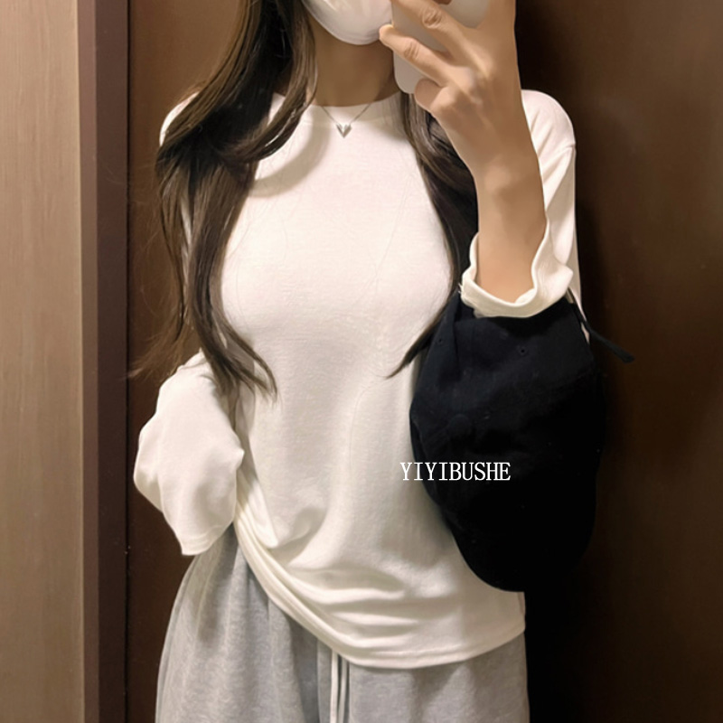 慵懒风宽松白色长袖t恤打底衫