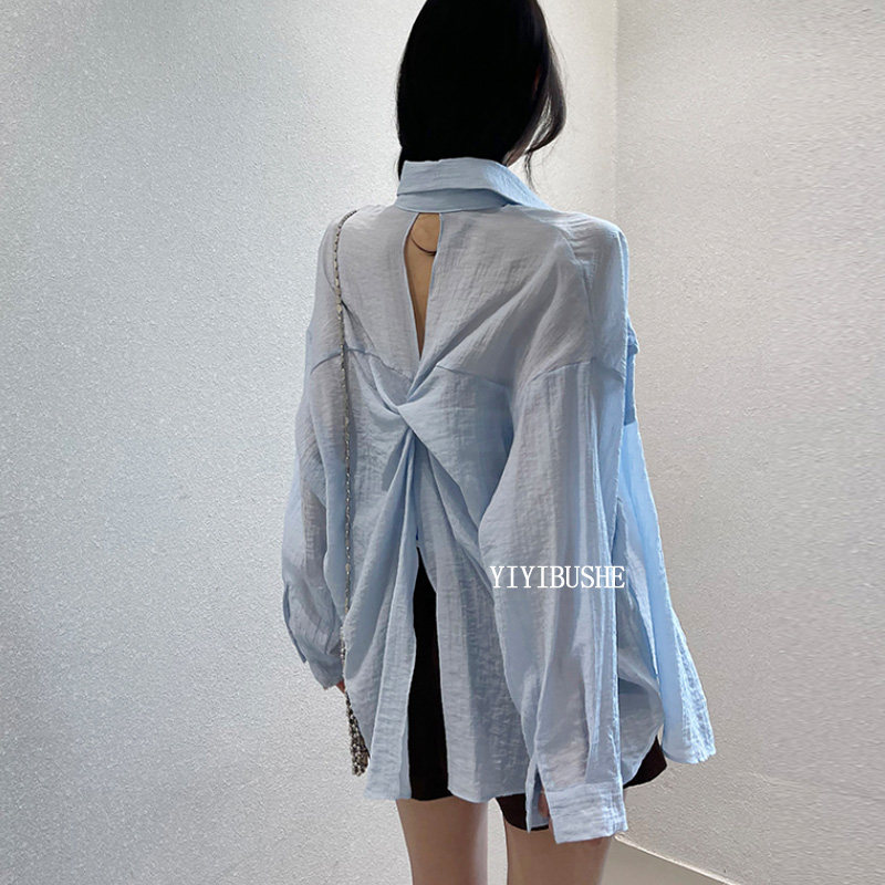 慵懒风后背拧结薄款防晒衬衫