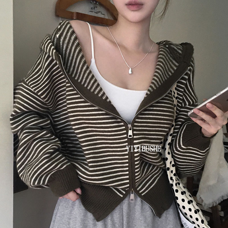 减龄女人味宽松条纹连帽针织开衫