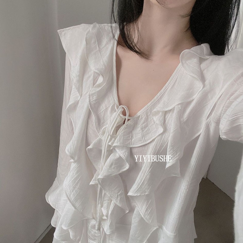 纯欲女人味荷叶边喇叭袖衬衫上衣