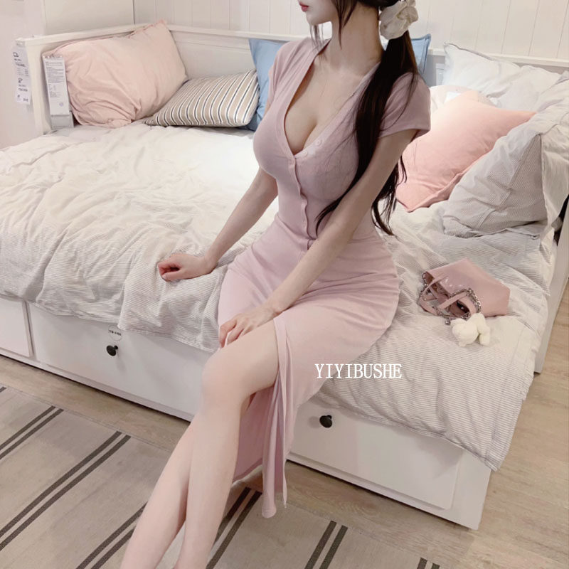 性感显身材V领包臀长款连衣裙