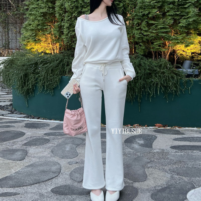女人味露肩加绒上衣+休闲裤