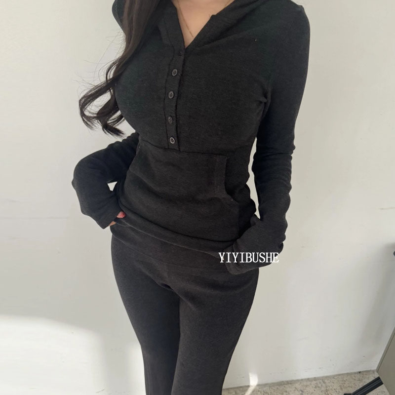 女人味连帽T恤+微喇休闲裤两件套