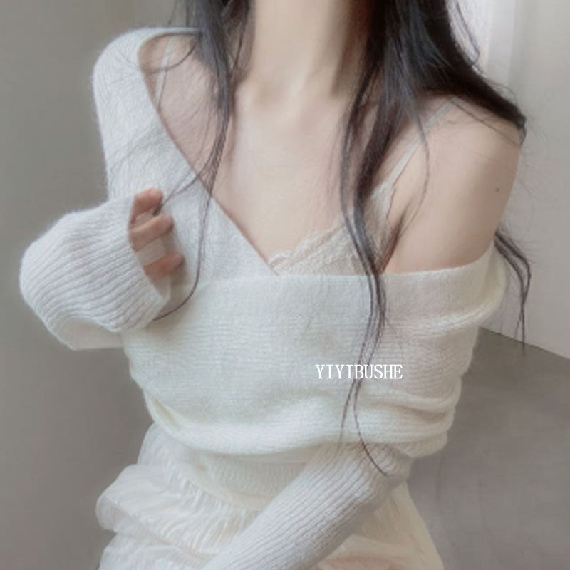 性感V领露肩修身奶白色针织衫