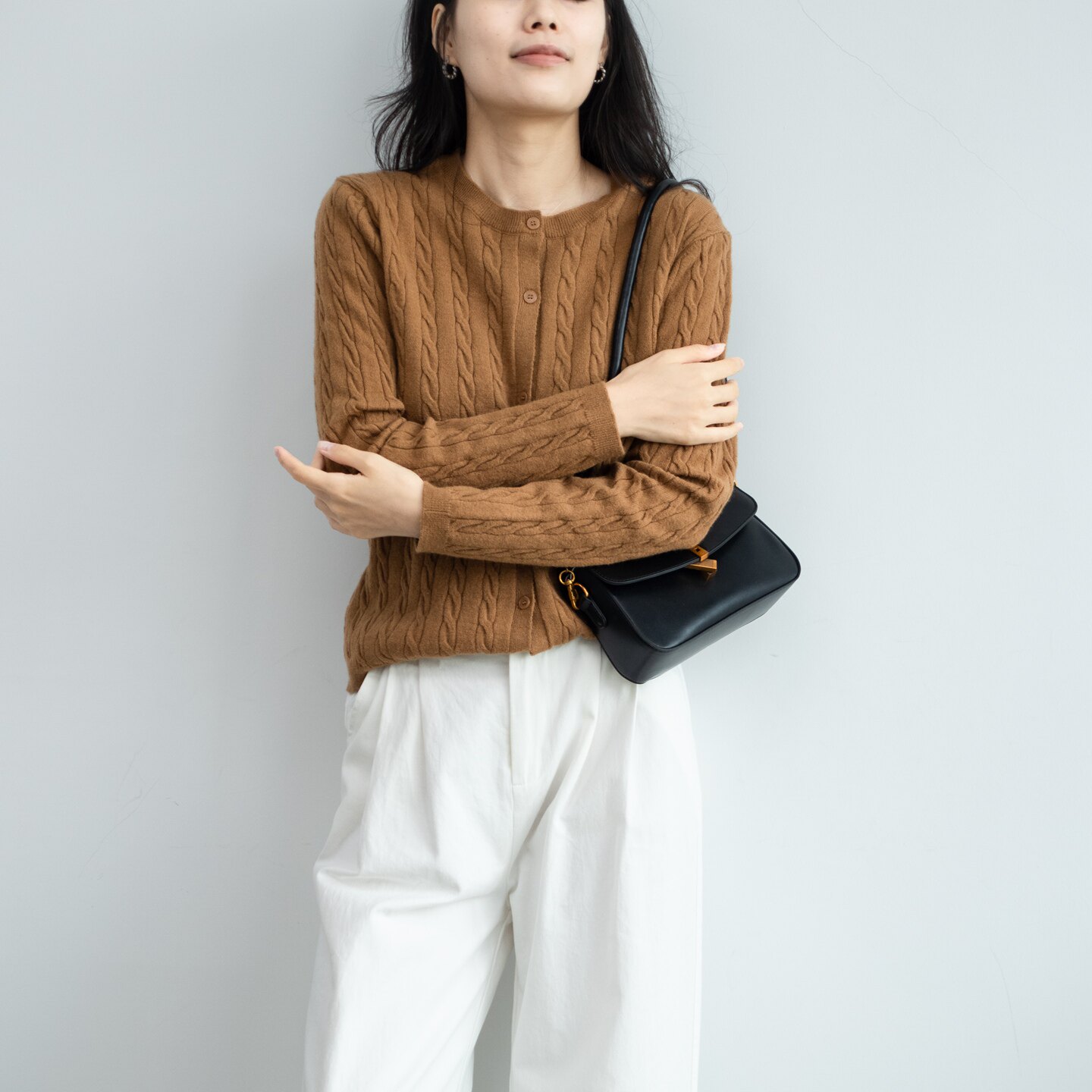 2025年秋冬新款简约百搭咖色宽松显瘦圆领女麻花针织开衫毛衣外套