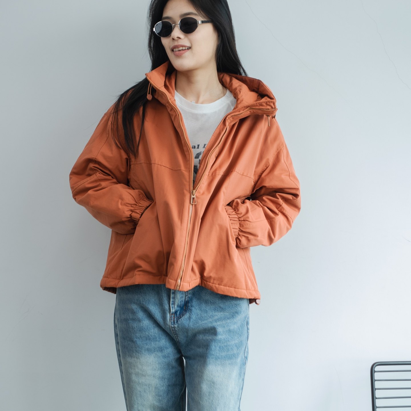 2025年秋冬新款简约韩版宽松显瘦连帽抽绳土橘色薄棉服外套上衣女