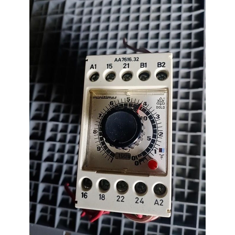 拆下来德国新品DOLD多德继电器AA7616一32一AC5?议价