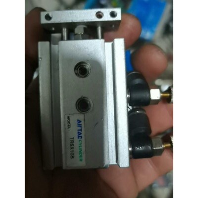 亚徳客双杆气缸，型号TR6X10S15s，成色如图所示，数量议价