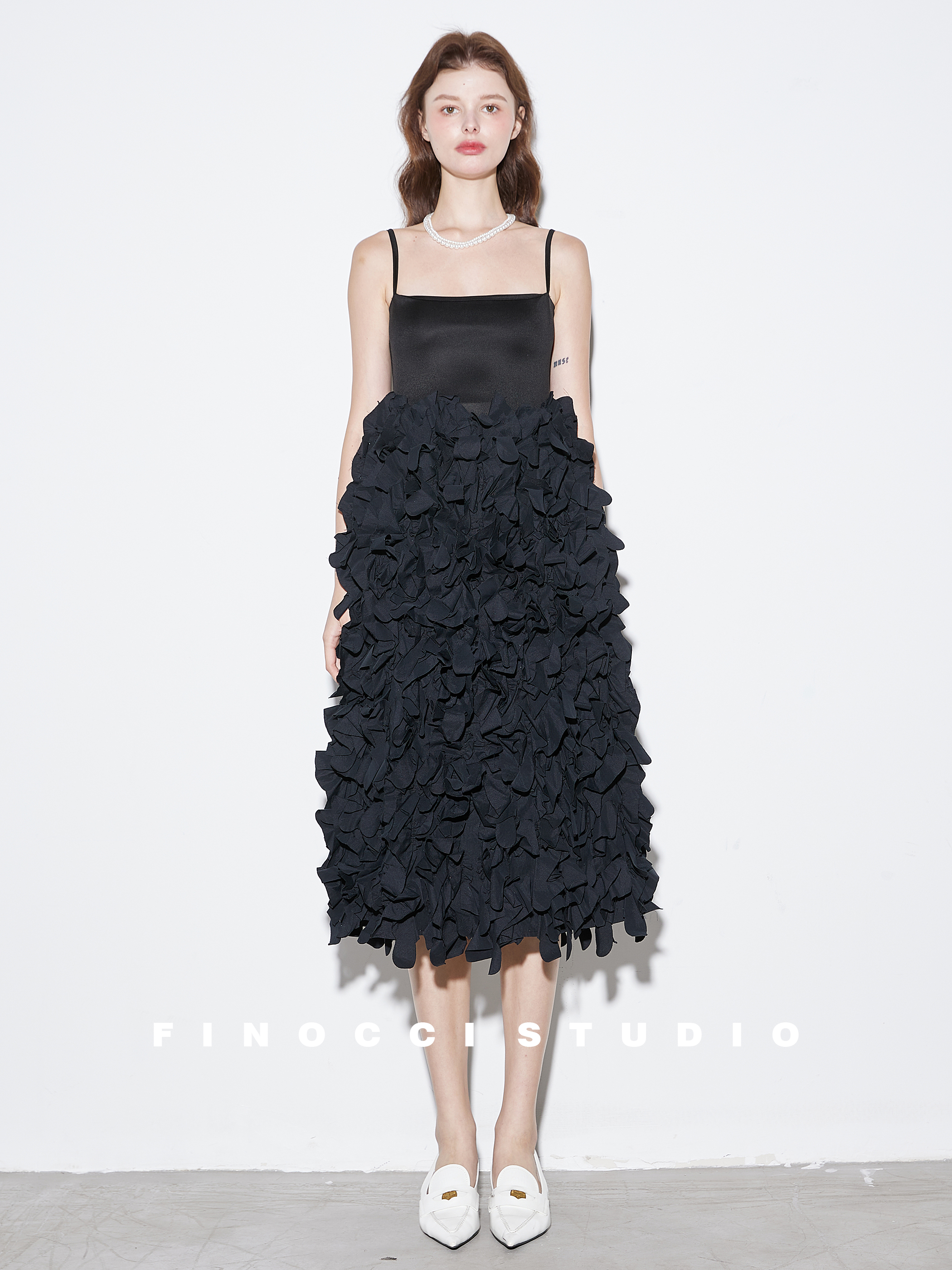 FINOCCI2024夏季新款花瓣吊带裙