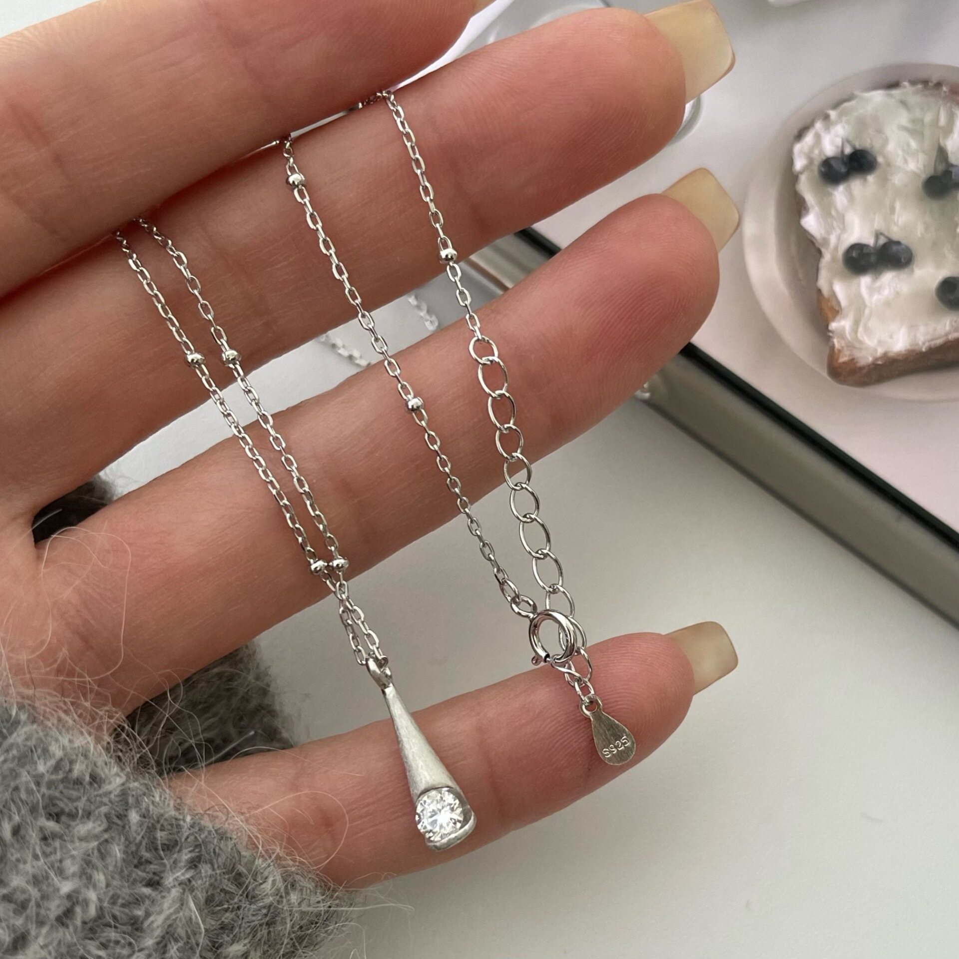 S925纯银重工拉丝纯银水钻水滴项链女款简约气质锁骨链小众设计