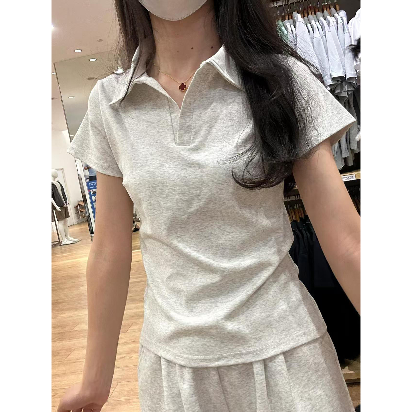 别致正肩polo领短袖t恤女
