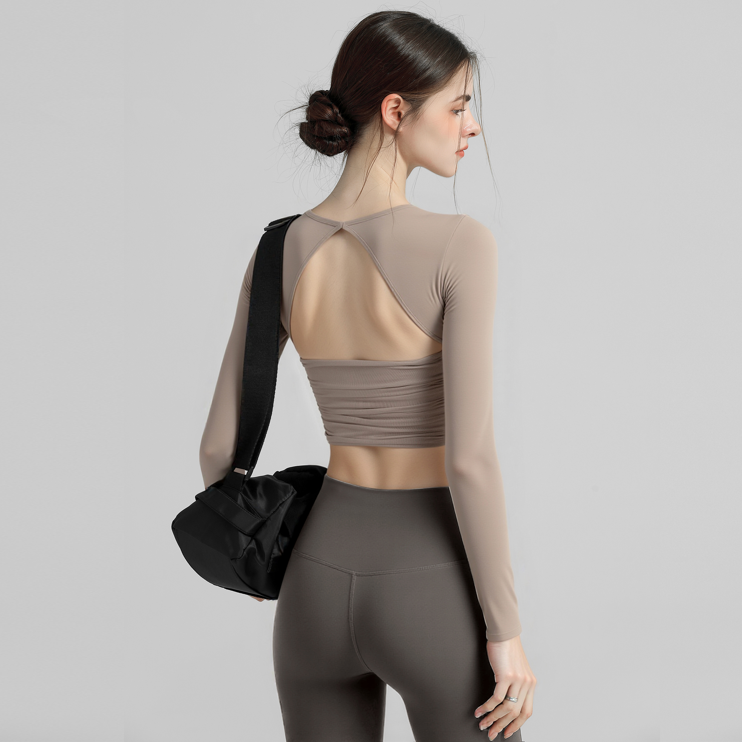 新丽雅美背瑜伽服带胸垫运动上衣