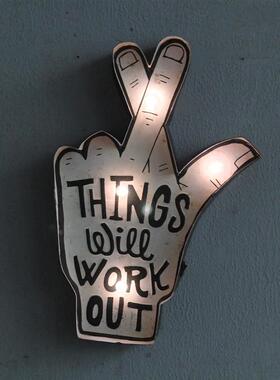 1美式复古铁艺墙饰手指LED灯指示牌家居咖啡店酒吧店铺墙上装饰画