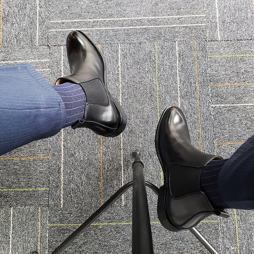 隐形内增高！英伦范切尔西皮靴男